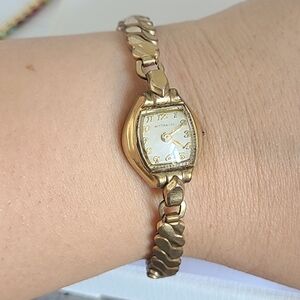 Vintage Wittnauer Luxury Gold Plated Thin Band Ladies Watch